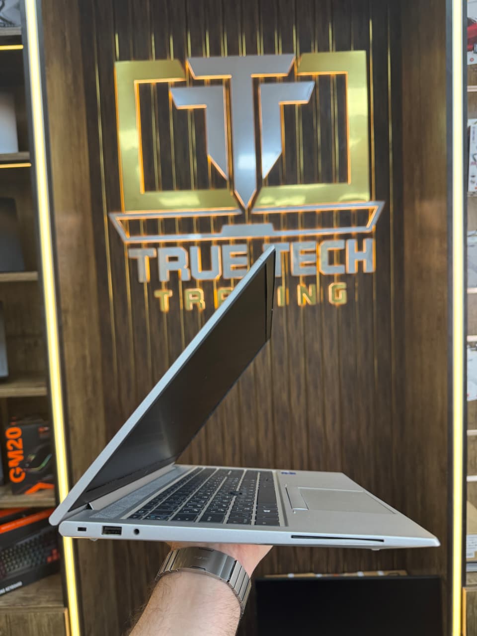 HP EliteBook 850 G8 Notebook 15.6 Inch FHD Display,Corei7-512GB SSD/Integrated Intel Iris Xᵉ Graphics Silver