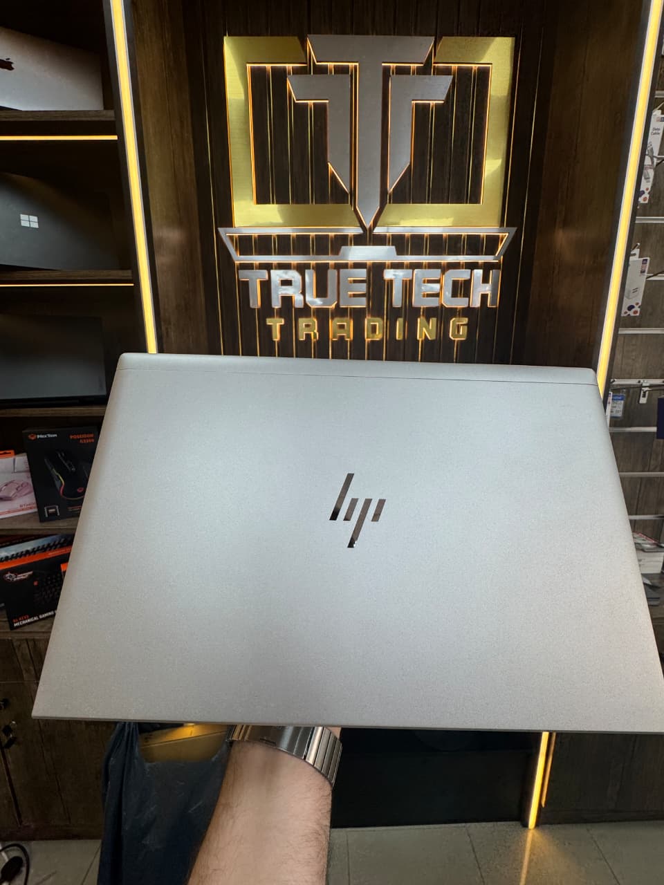 HP EliteBook 850 G8 Notebook 15.6 Inch FHD Display,Corei7-512GB SSD/Integrated Intel Iris Xᵉ Graphics Silver