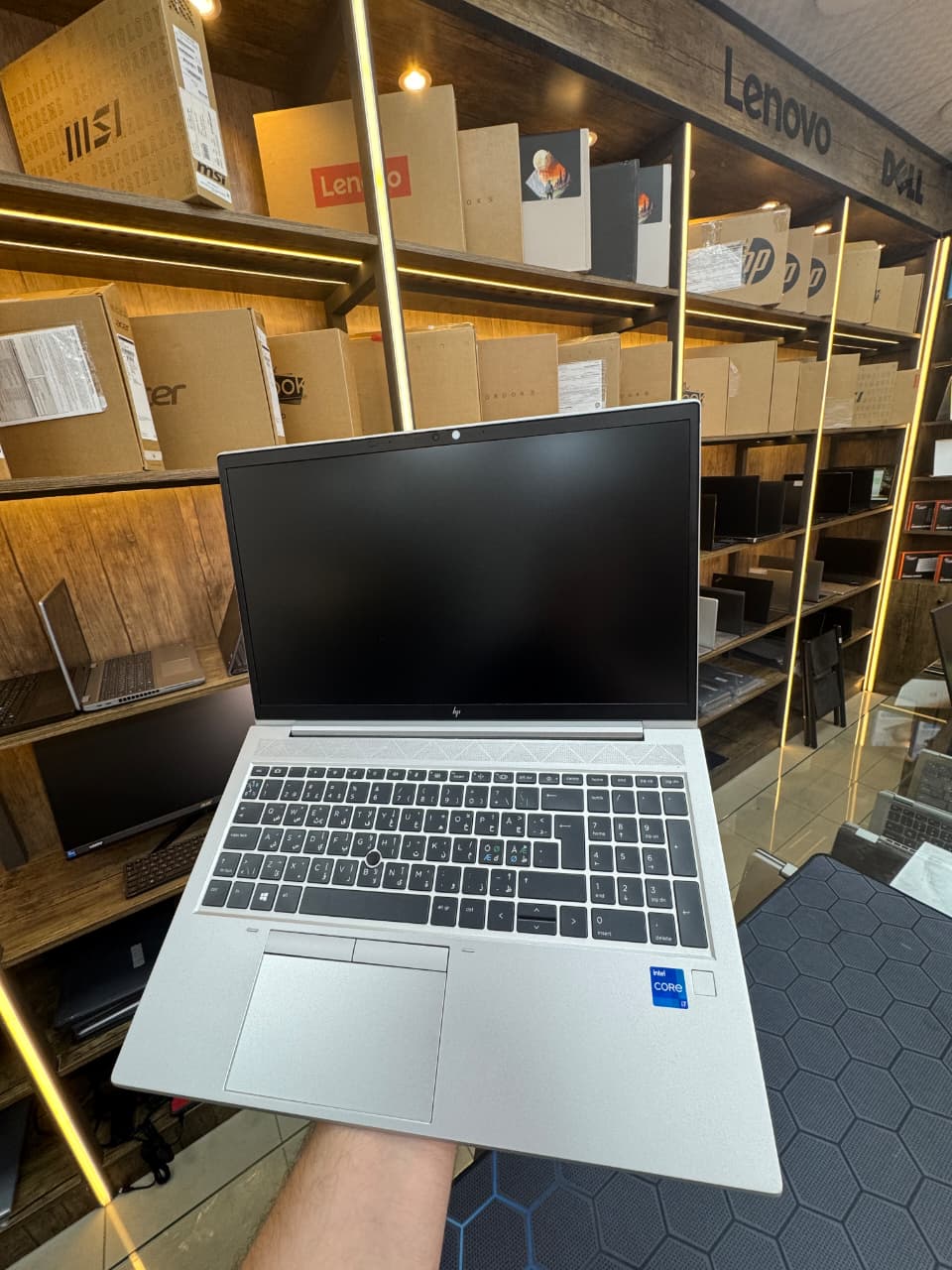 HP EliteBook 850 G8 Notebook 15.6 Inch FHD Display,Corei7-512GB SSD/Integrated Intel Iris Xᵉ Graphics Silver