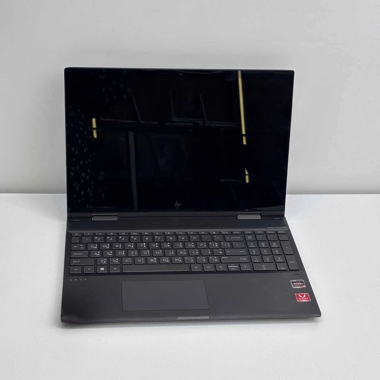 HP Envy 15 x360 Convertible – AMD Ryzen 5 2500U/ 256GB SSD / 16GB RAM/2GB AMD Radeon Graphics