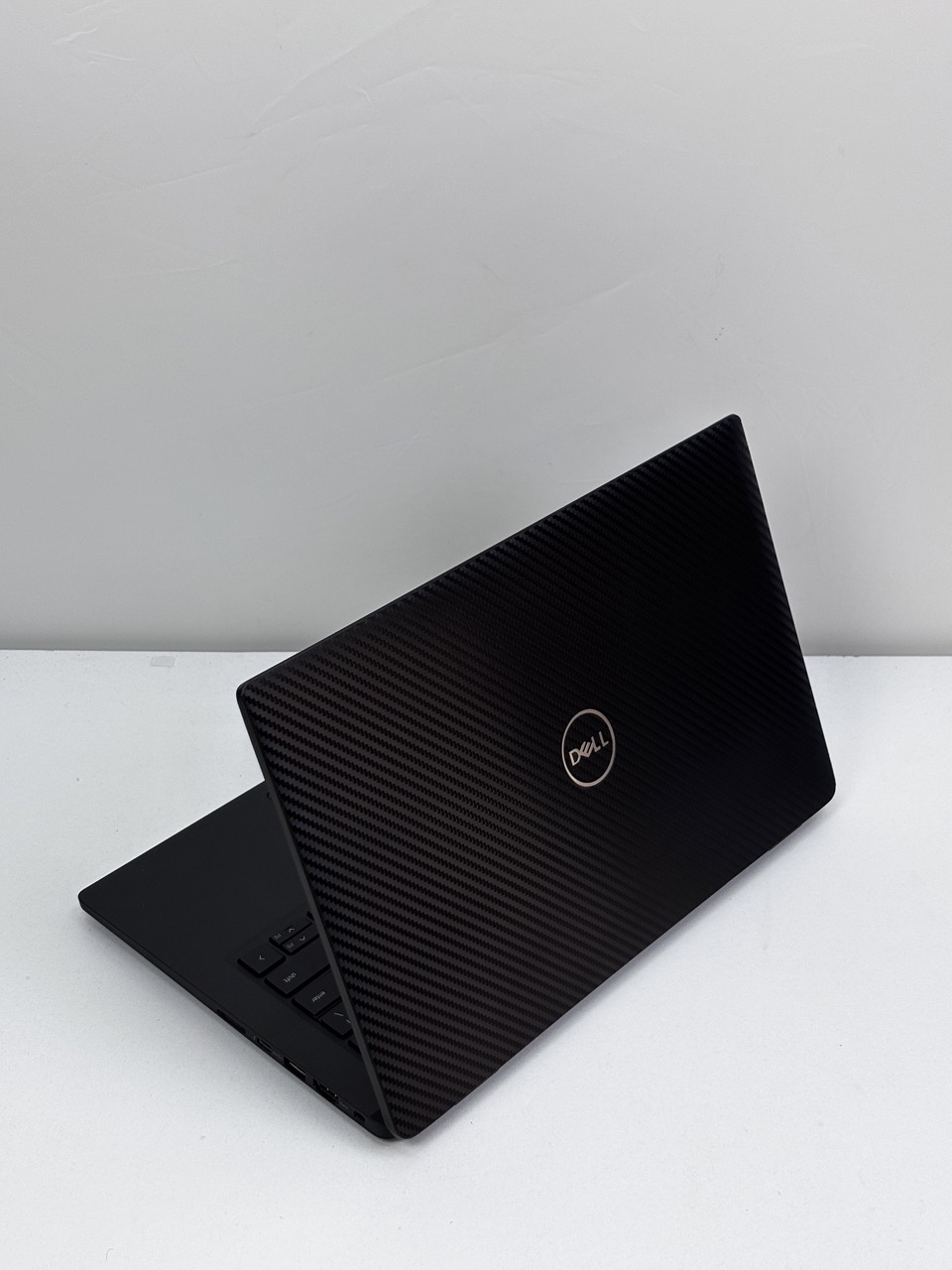 Dell Latitude 7400– 8th Gen / Intel Core i7-8665U / 14inch / 512GB SSD / 16GB RAM / Shared Intel UHD Graphics