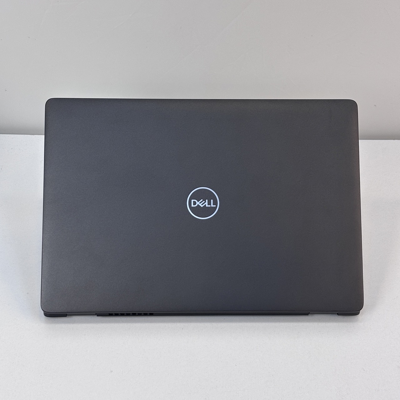 Dell Latitude 5300  -8th Gen/ Intel Core i7-8665U   / 13 inch FHD /  8GB RAM / 256GB SSD  / Black