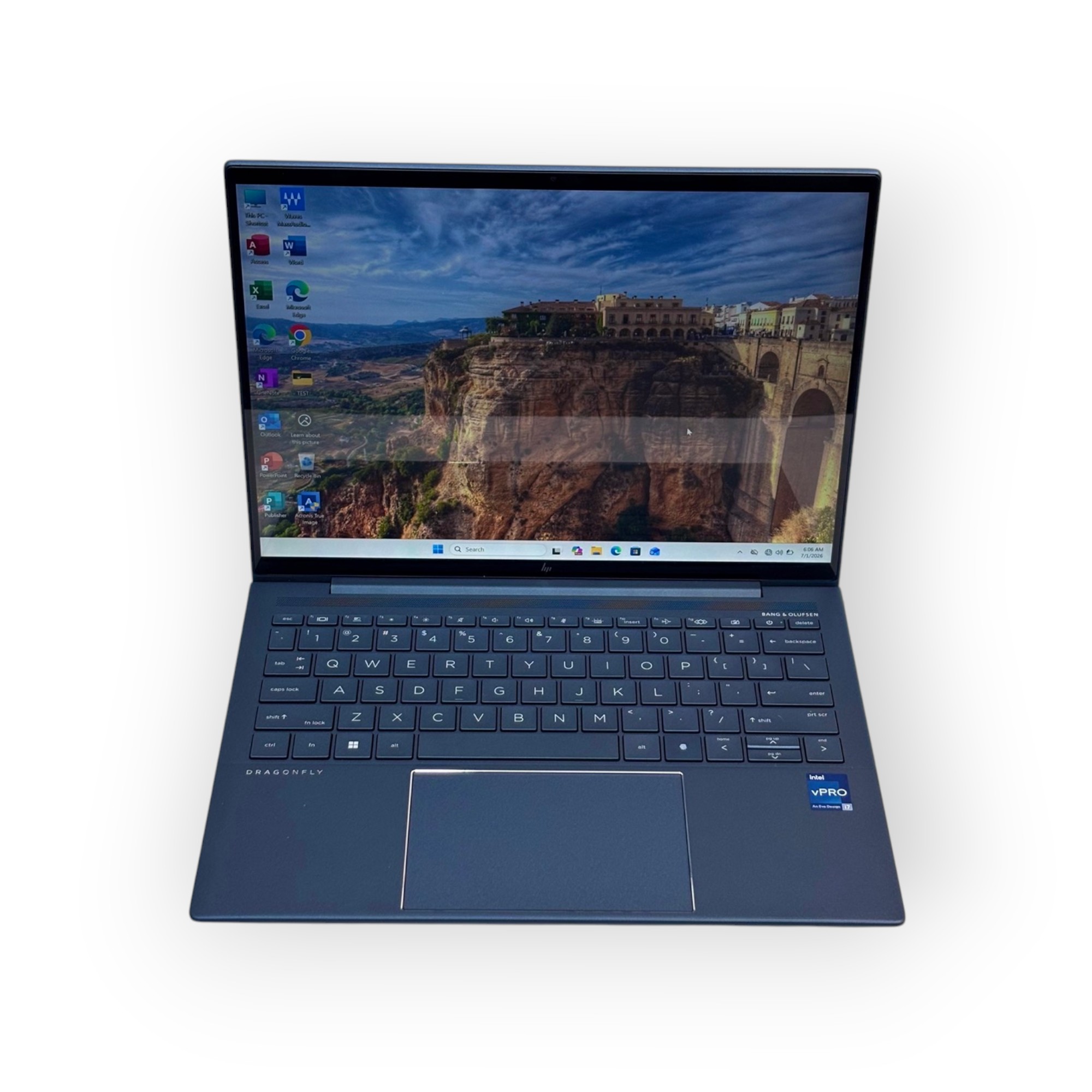 HP Dragonfly G3 (2023) Notebook / 12th Gen Intel Core i7-1265U / 13.5inch WUXGA+ / 512GB SSD / 16GB RAM / Shared Intel Iris Xe Graphics
