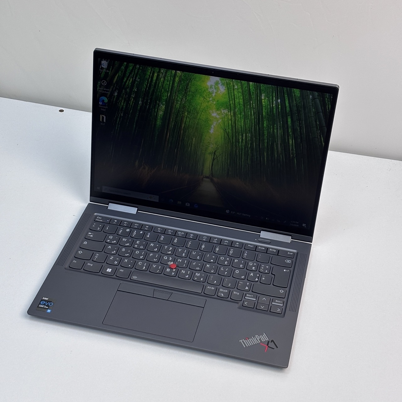 Lenovo ThinkPad X1 Yoga Gen 7 / Intel Core i5-1145G7 / 11th Gen / 14" Touch Display / 16GB RAM / 512GB M.2 NVMe SSD / Silver / Business Laptop