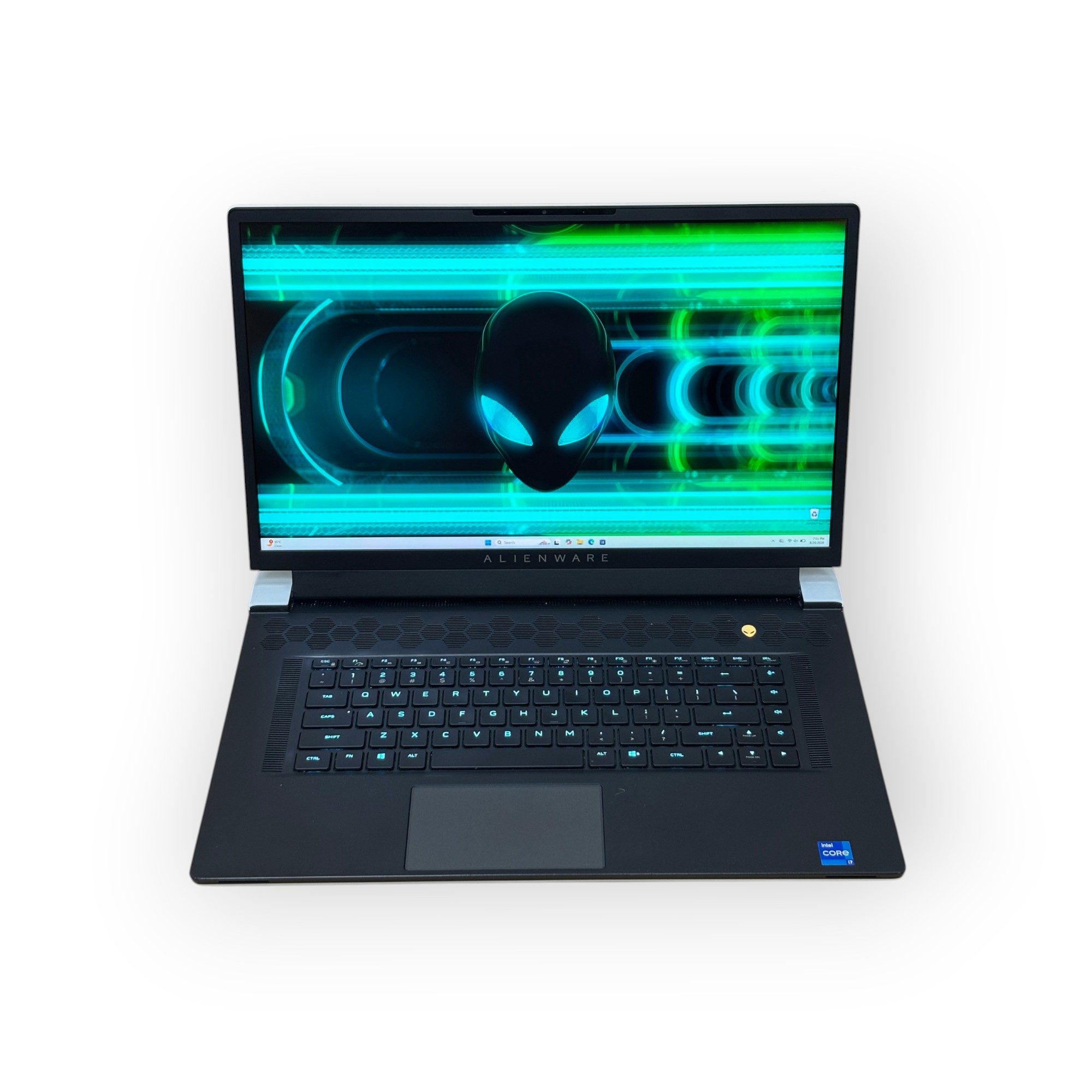 Dell Alienware x17 R1 Gaming Laptop / Intel Core i7-11800H / 8GB NVIDIA GeForce RTX 3070 / 17.3 inch 4K/ 16GB RAM / 512GB / White