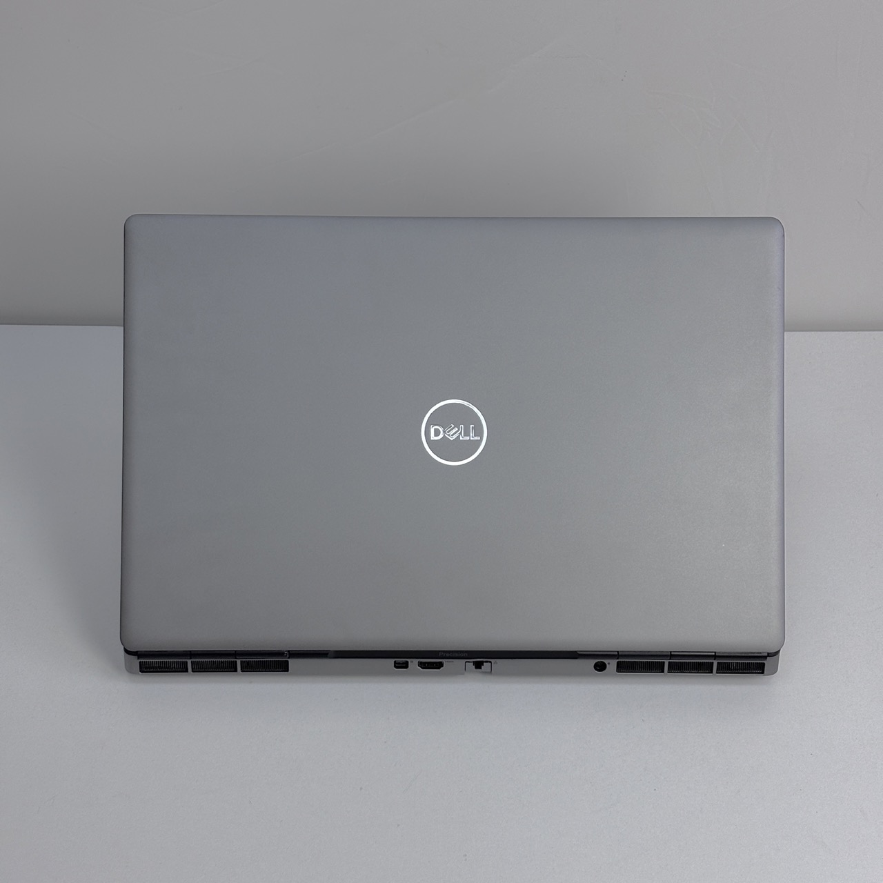 Dell Precision 7750 – Intel Xeon  W-10885M/ 17 inch FHD/ 1TB SSD / 32GB RAM / 16GB NVIDIA  Quadro RTX 5000 Graphics
